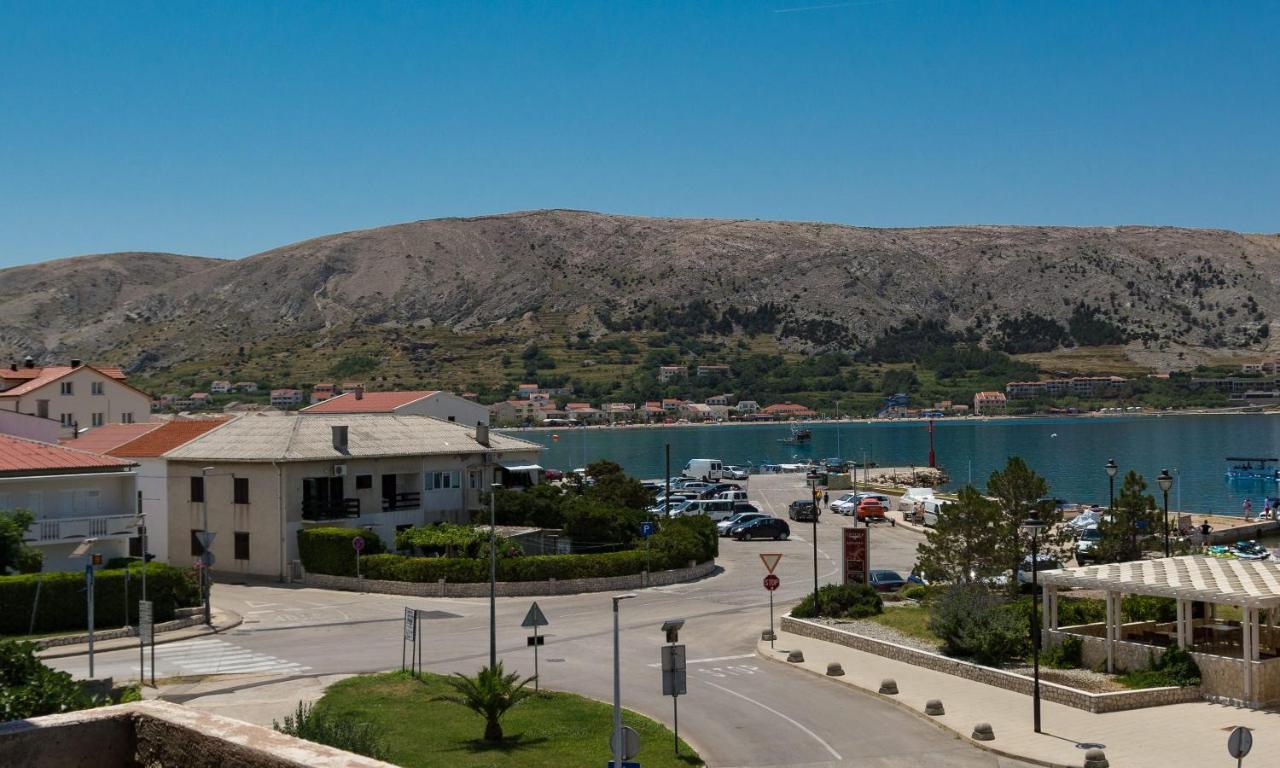 Bed And Breakfast Taverna Miskovic Pag Town Bagian luar foto